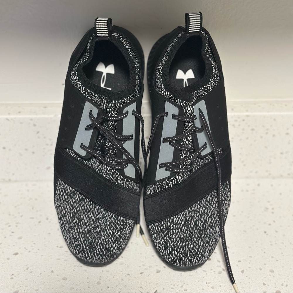 Under Armour Black and Gray Sneakers 8.5